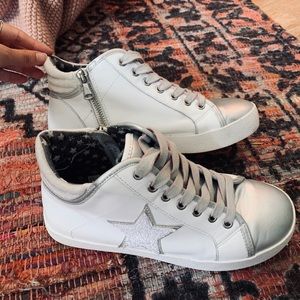Steve Madden sneaker